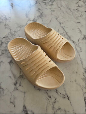 Hoka ONE ONE Ora Recovery Slide Sandal Unisex Men's 8 Women's 10 Sand